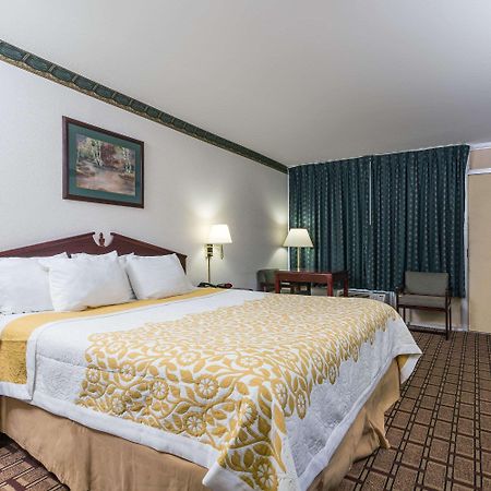 Days Inn By Wyndham Dickson Esterno foto