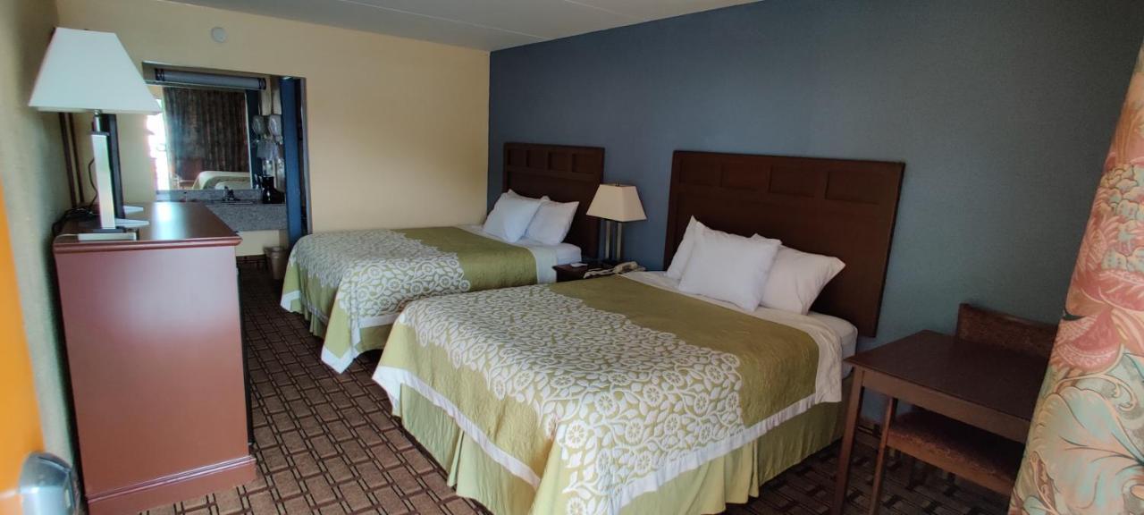 Days Inn By Wyndham Dickson Esterno foto