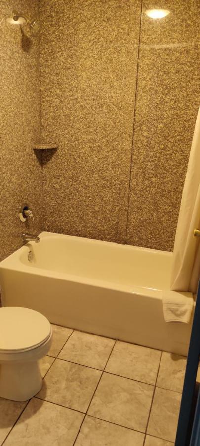 Days Inn By Wyndham Dickson Esterno foto