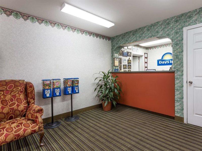Days Inn By Wyndham Dickson Esterno foto