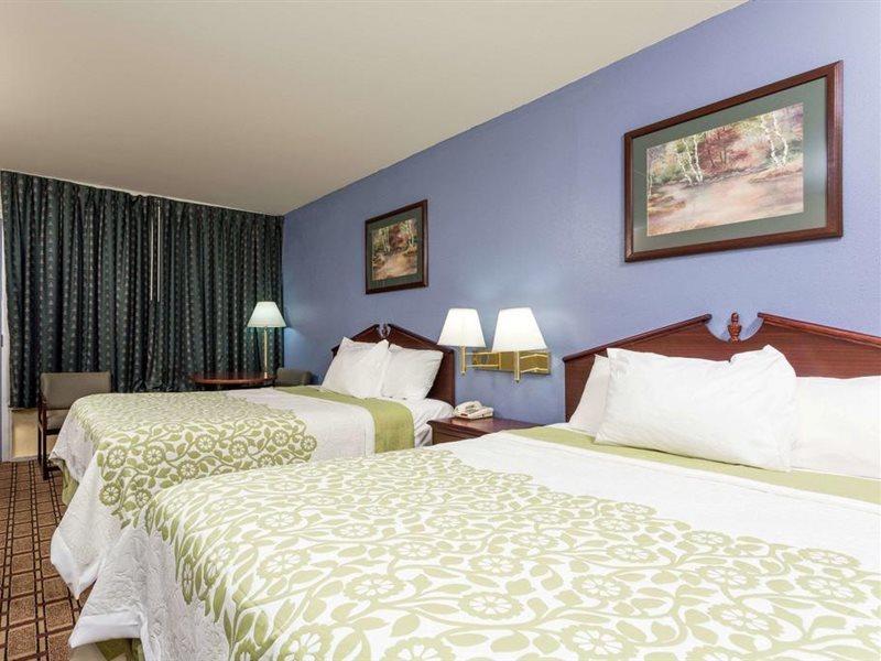 Days Inn By Wyndham Dickson Esterno foto