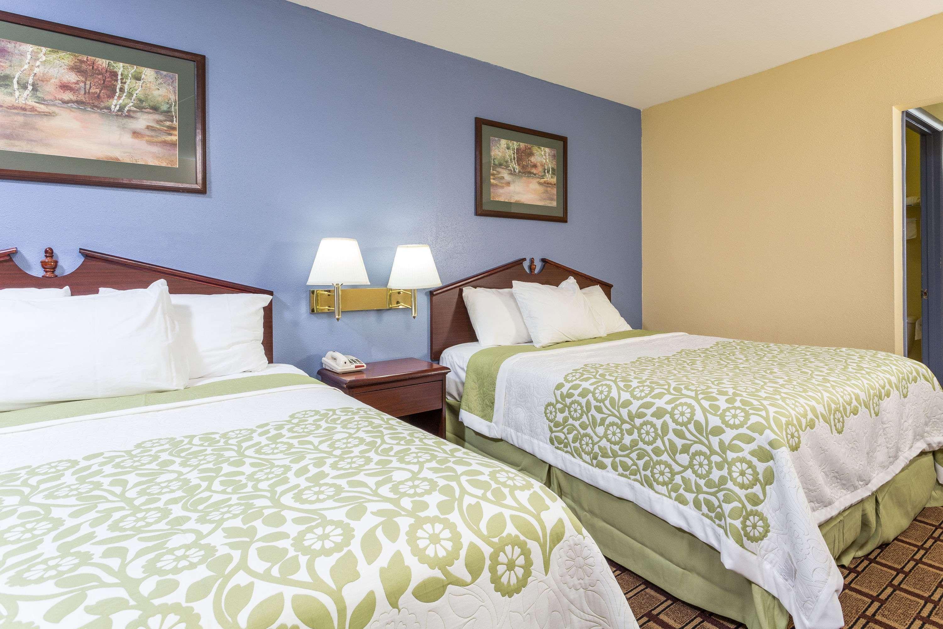 Days Inn By Wyndham Dickson Esterno foto