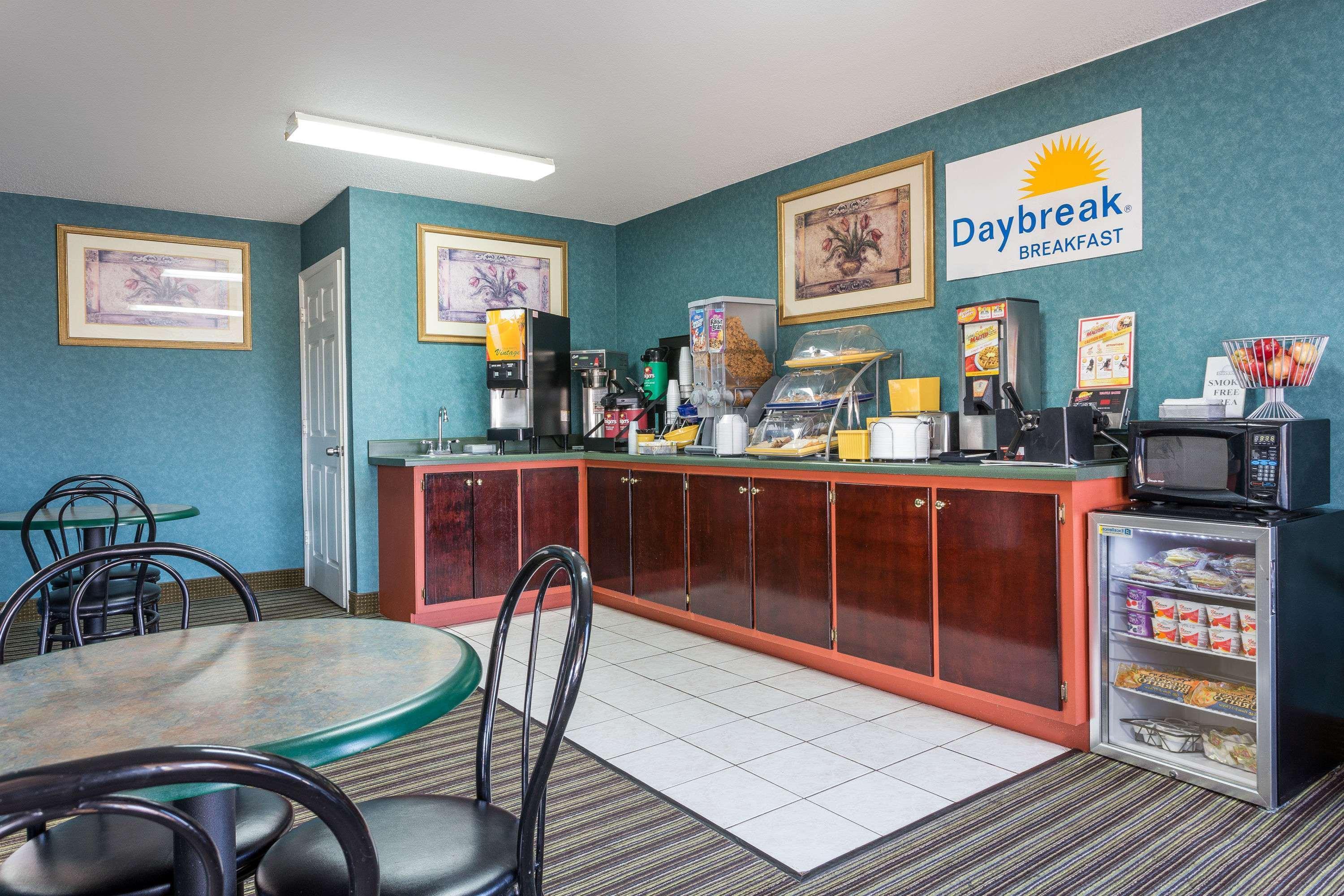 Days Inn By Wyndham Dickson Esterno foto