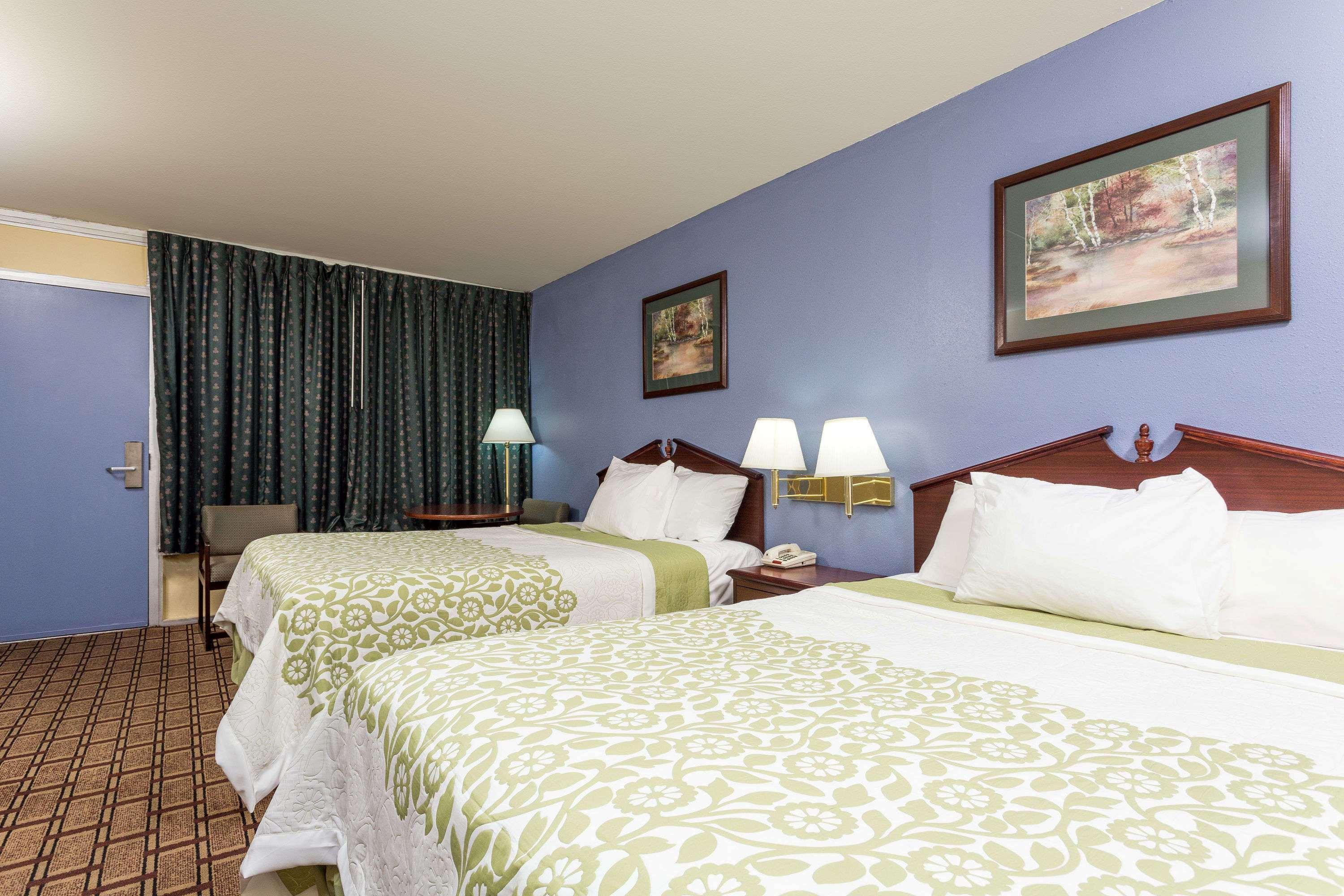 Days Inn By Wyndham Dickson Esterno foto