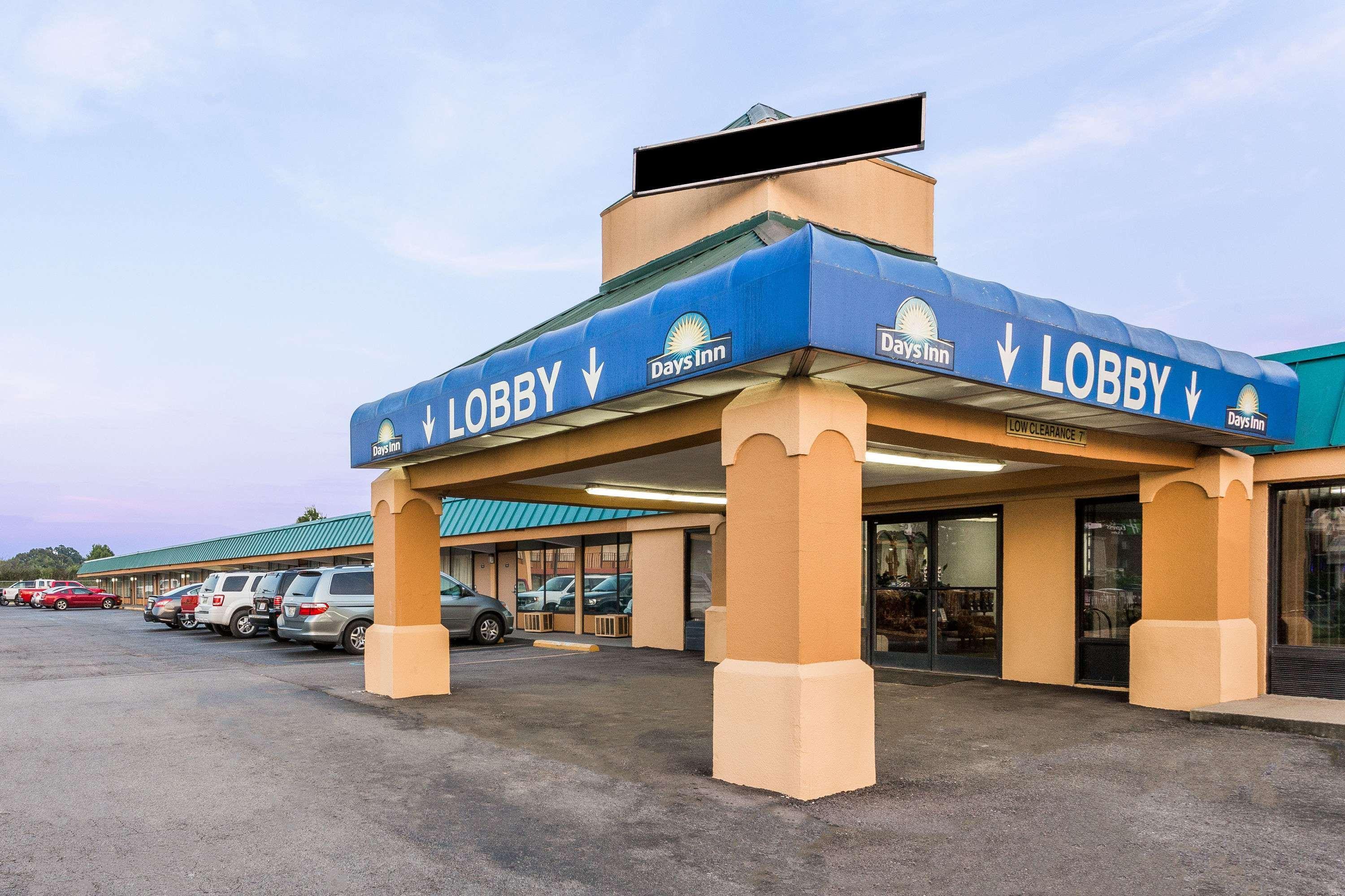 Days Inn By Wyndham Dickson Esterno foto